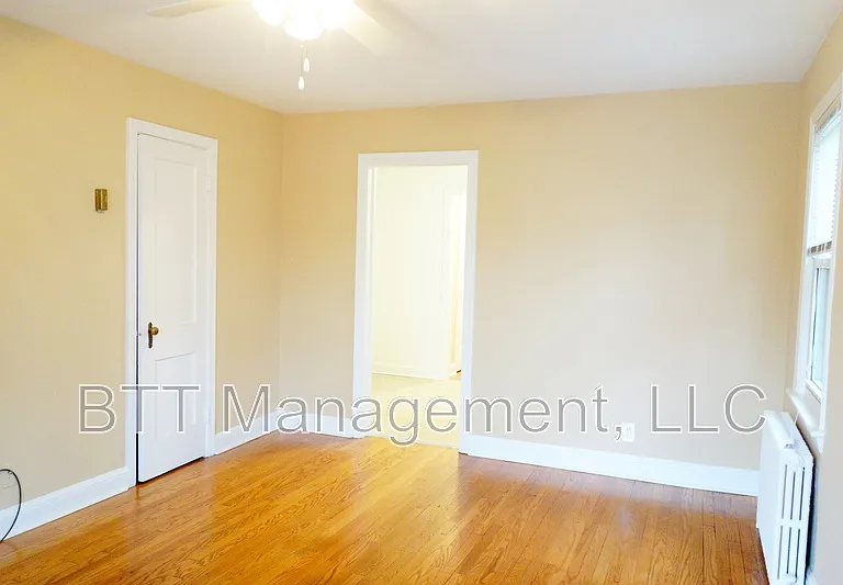 8210 Greenwood Ave #4 — Photo 15