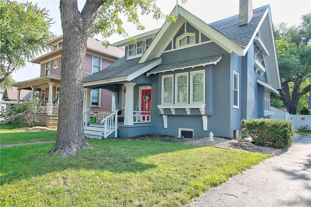 402 N D St photo 1