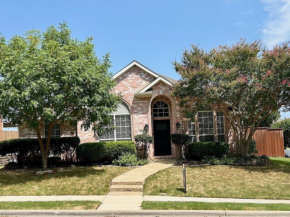 1st image of 409 Crestview Point Dr
