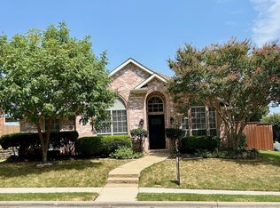 409 Crestview Point Dr, Lewisville, TX 75067