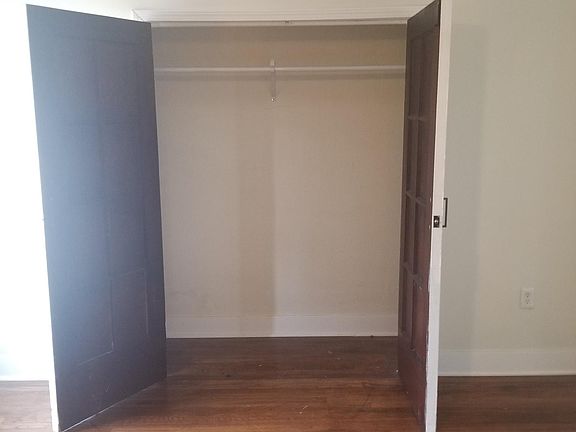4th image of 1442 W 110th St #10