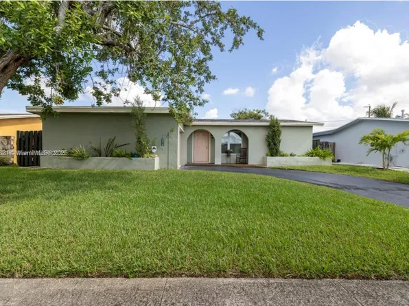 8941 NW 25th Ct, Sunrise, FL 33322