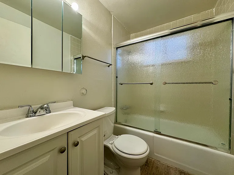 1363 S Coffman St #D — Photo 8