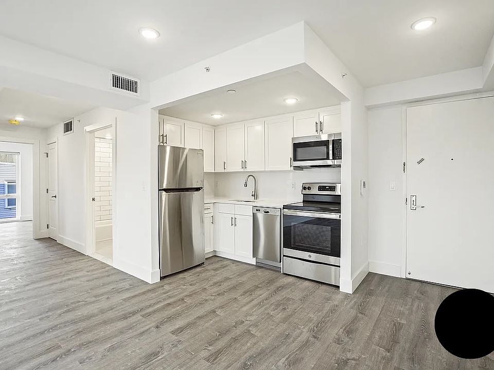 1st image of 69-05 Ditmars Blvd #2B