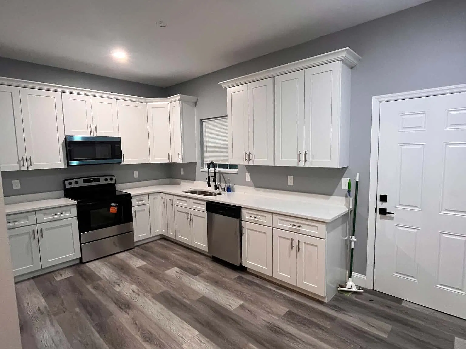 2 bed, 1500 sqft, $2,300 — Photo 2