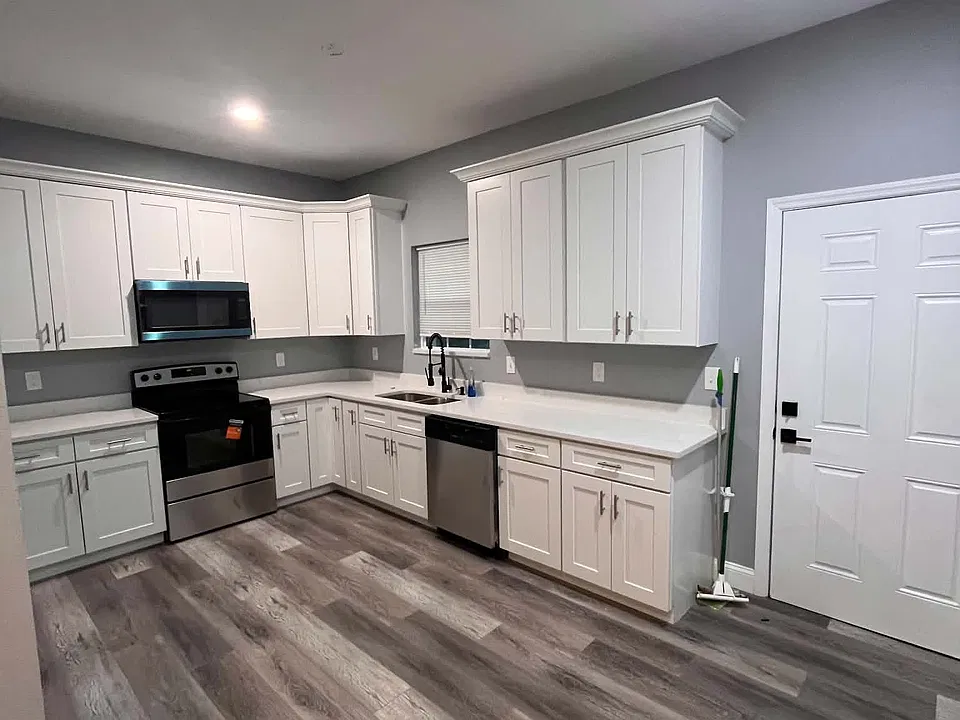 2120 W Rio Vista Ave