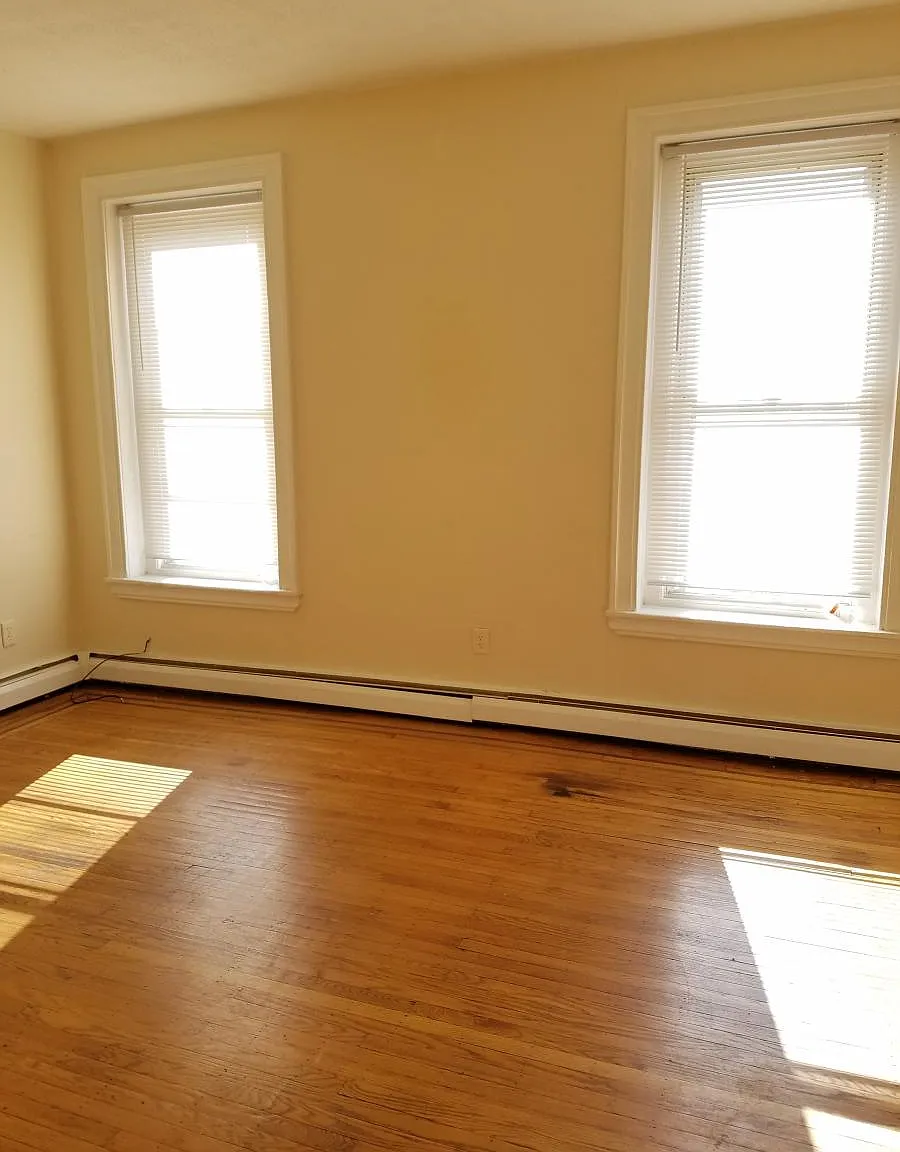 4703 Longshore Avenue — Photo 2