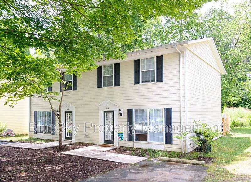 2nd image of 107 Longwood Dr #A
