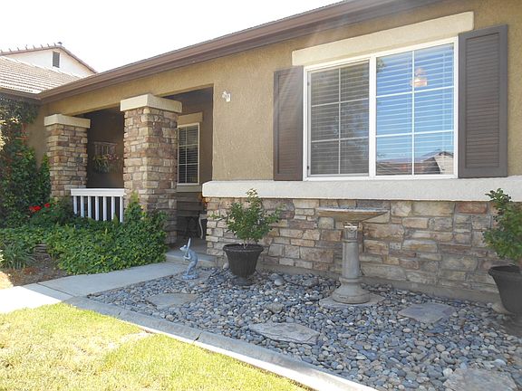 4th image of 2251 E Victor Ave