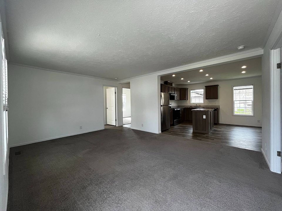 2nd image of 12 Crabapple Ln