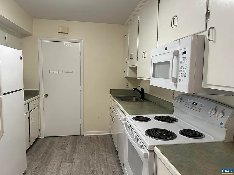 1724 Solomon Rd #B — Photo 8