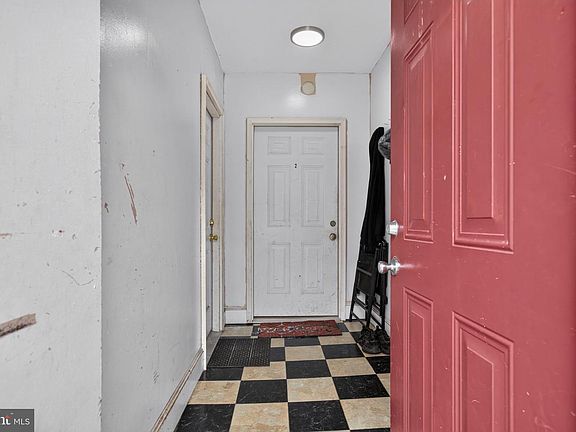 2nd image of 336 S Queen St