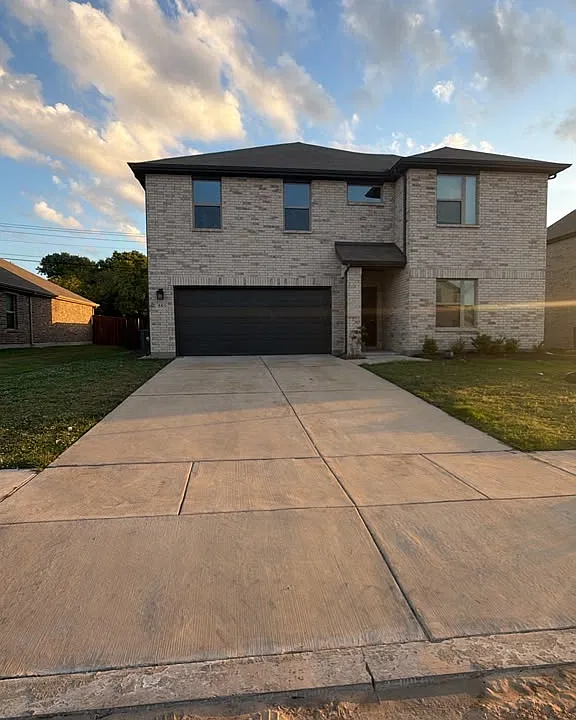 553 Hickory Ridge Dr
