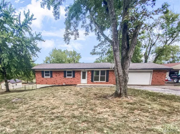 12 Wallach Dr, Fenton, MO 63026