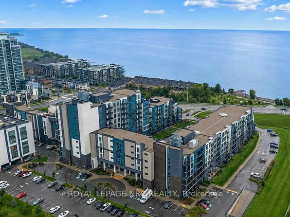 16 Concord Pl #632, Grimsby, ON L3M 0J1