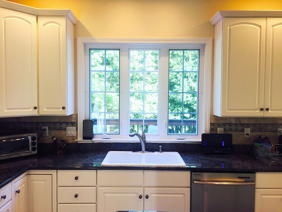 2nd image of 60 High Ledge Cir