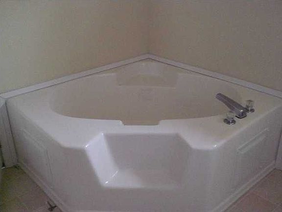 Huge Tub! For less than 95k!