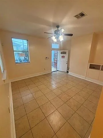 3 bed, 2.0 bath, 1235 sqft, $2,000 — Photo 3