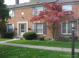 897 Vernier Rd, Grosse Pointe, MI 48236