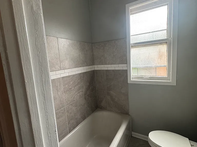 7250 S Langley Ave #2F — Photo 3