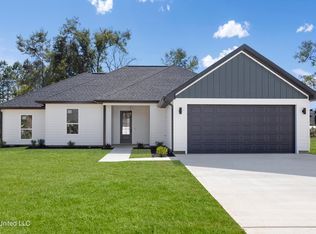 3165 Toncrey Rd, Diberville, MS 39540