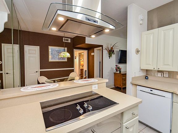 5th image of 10811 Richmond Ave APT 38