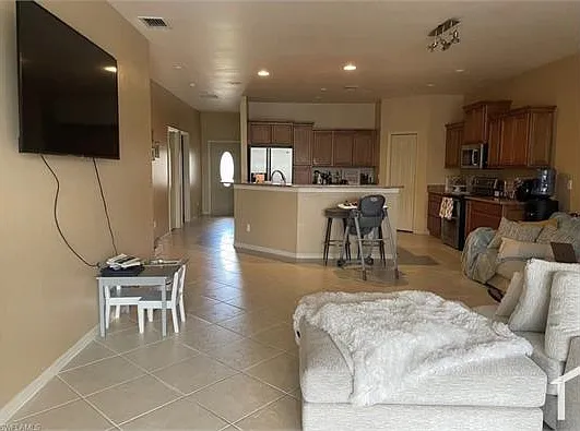 627 SW 47th Ter — Photo 18
