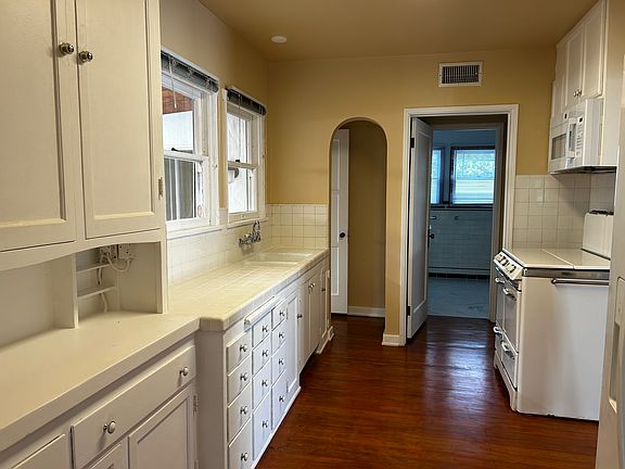 2nd image of 545 S Calle Santa Rosa #1