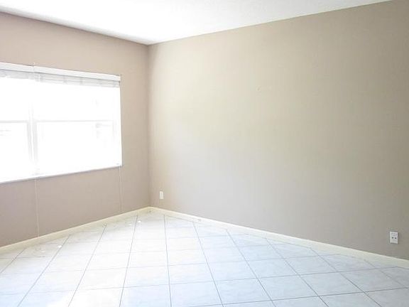 5th image of 1200 SW 12th St APT 102