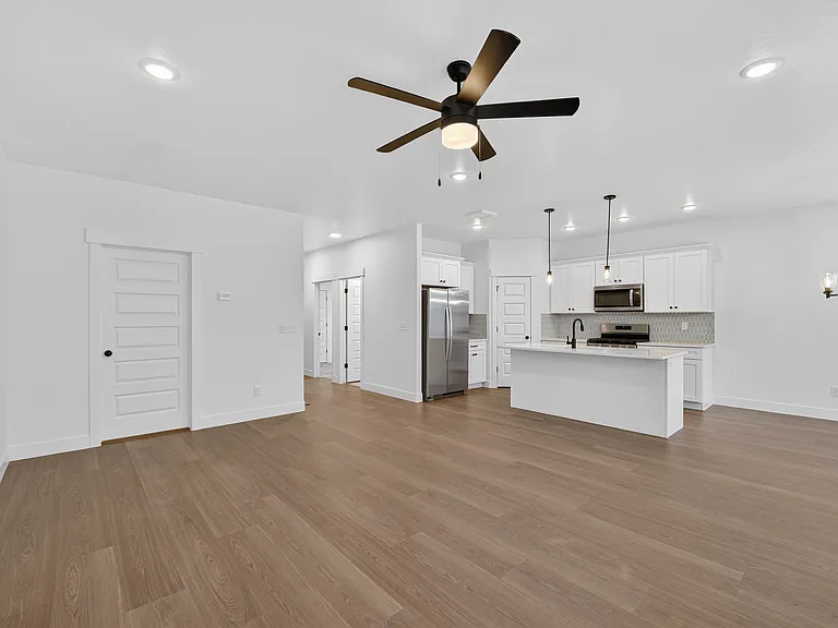 4709 S Heartwood Rd — Photo 3