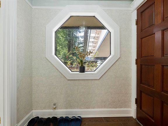 5th image of 601 Park Pl