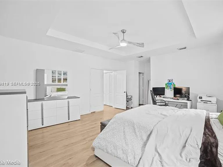 3160 NE 1st Dr #3160 — Photo 18