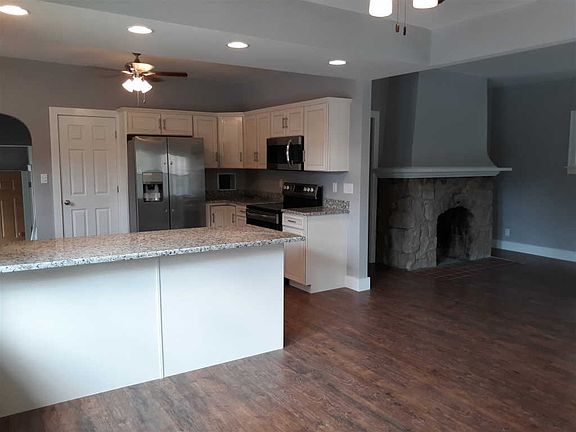 3rd image of 733 Bennighof Ave