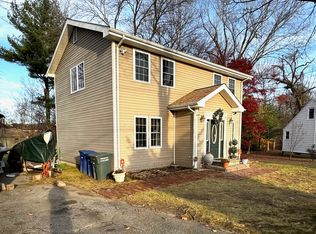 54 Loftus Cir, Bridgeport, CT 06606