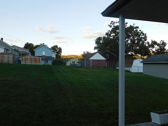 3rd image of 338 Heaslett Ave