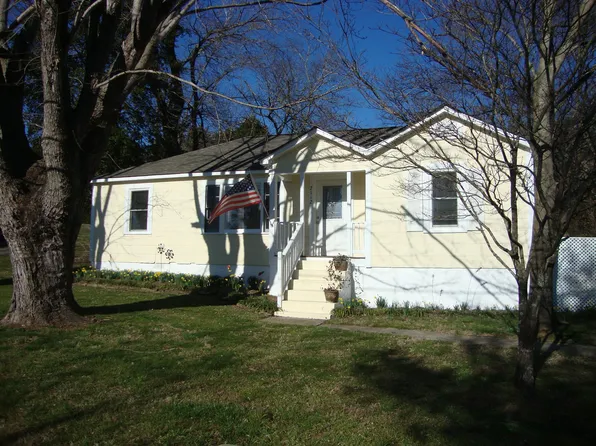 (undisclosed Address), Lenoir, NC 28645