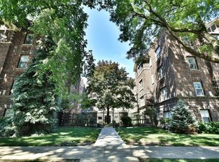 28 6th Ave APT 3C, La Grange, IL 60525