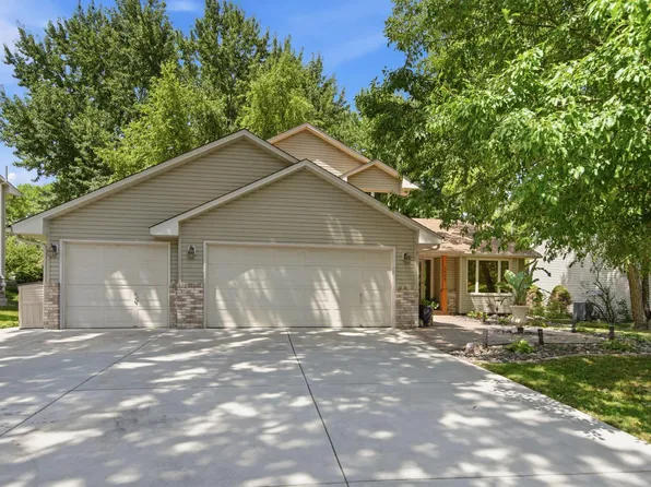 5604 Lone Oak Dr, Savage, MN 55378