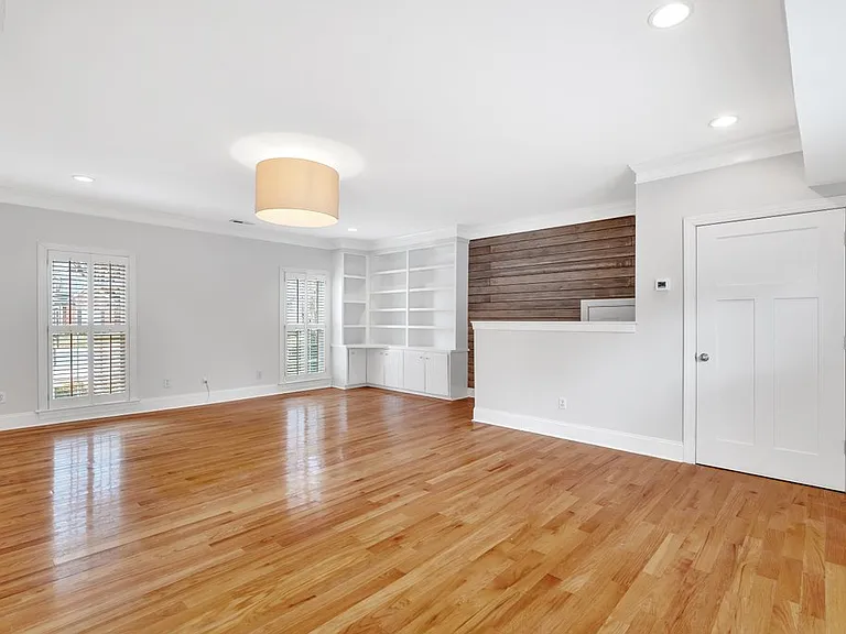 1210 Mendenhall Ct — Photo 6