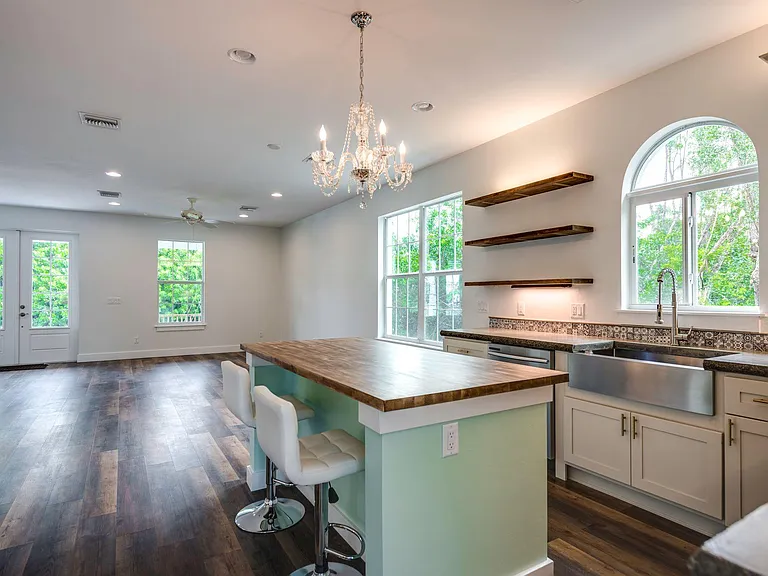 3074 Andrews Ave — Photo 2
