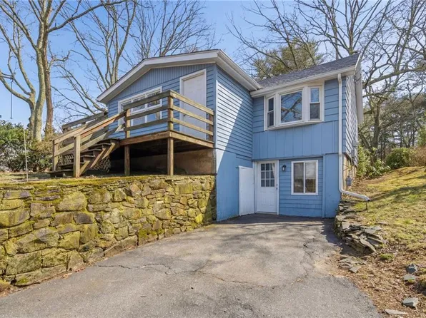 311 Arnold Rd, Coventry, RI 02816