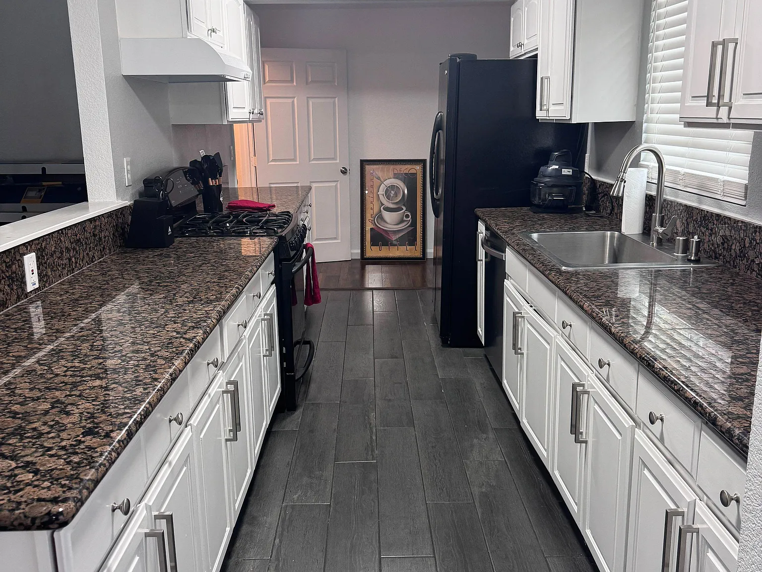 4 bed, 3.5 bath, 3493 sqft, $1,200 — Photo 3