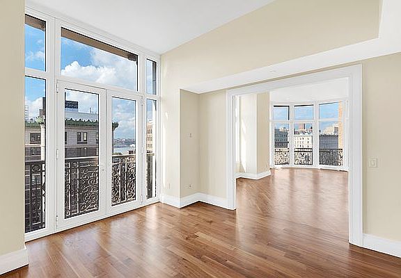 4th image of 2150 Broadway #14A