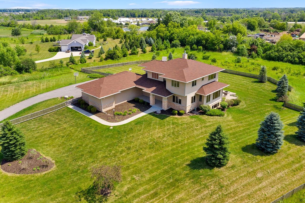 4406 West Highland ROAD, Mequon, WI 53092 | Zillow