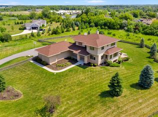 4406 W Highland Rd, Mequon, WI 53092