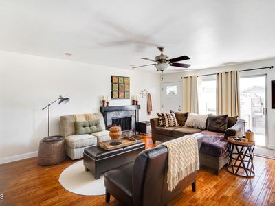 659 S Indian Hill Blvd APT B, Claremont, CA, 91711