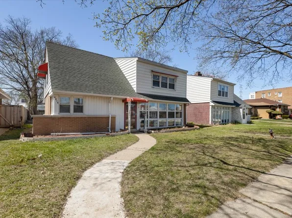 7716 Tripp Ave, Skokie, IL 60076