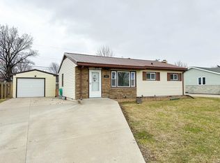525 24th Ave NW, Minot, ND 58703