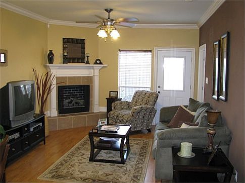 2nd image of 186 Emerald Oaks Dr