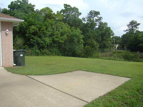 3rd image of 628 Emu Ln